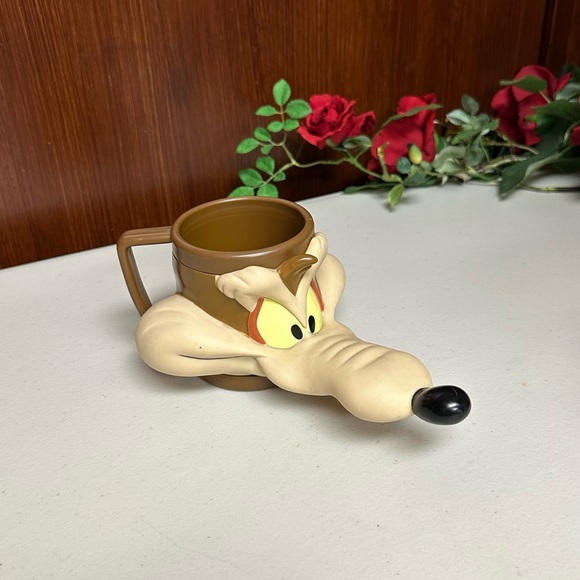 Warner Bros Looney Tunes Mug Coyote face mug - Picture 3 of 10